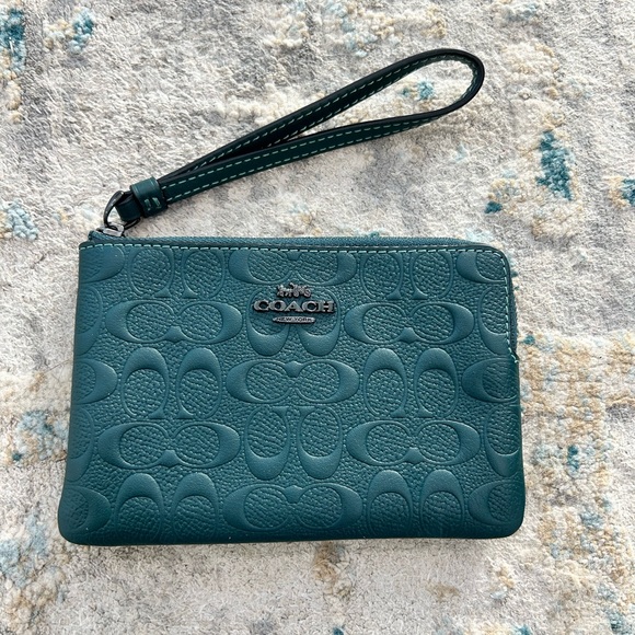 Coach wristlet - Picture 1 of 3